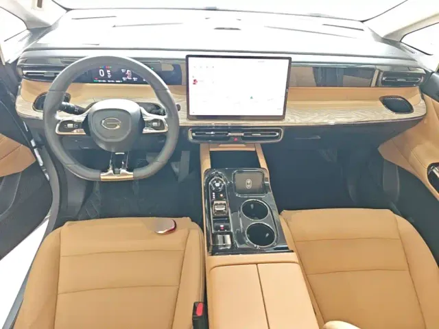 GAC Trumpchi E8 — Фото автомобиля 9