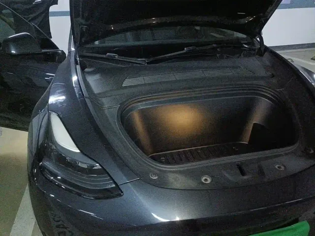Tesla Model Y — Фото автомобиля 21