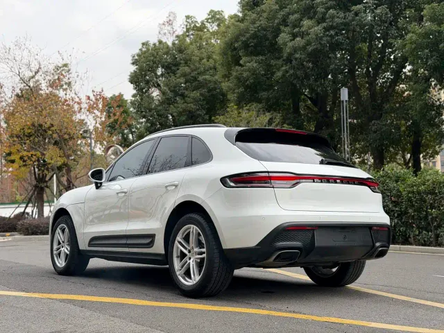 Porsche Macan — Фото автомобиля 10