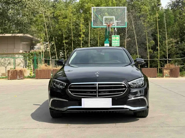 Mercedes-Benz E-Class — Фото автомобиля 2
