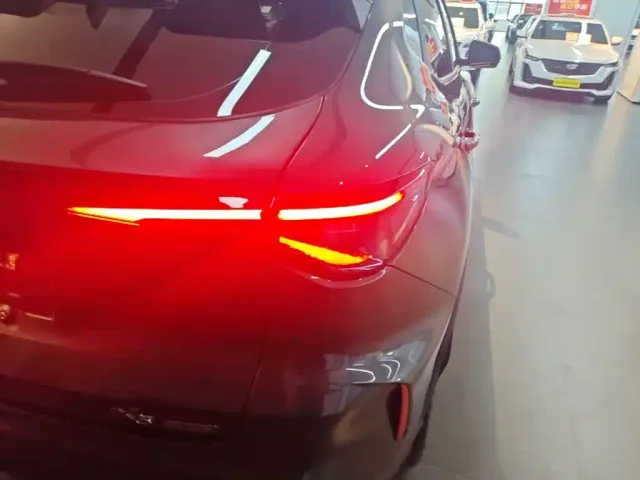 Changan X5 Plus — Фото автомобиля 7