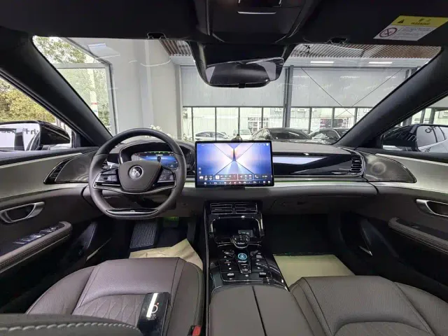 BYD Han — Фото автомобиля 13