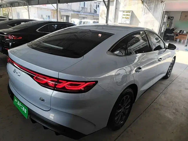 BYD Qin L — Фото автомобиля 6