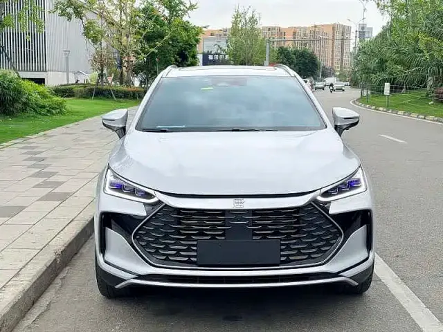 BYD Tang — Фото автомобиля 3
