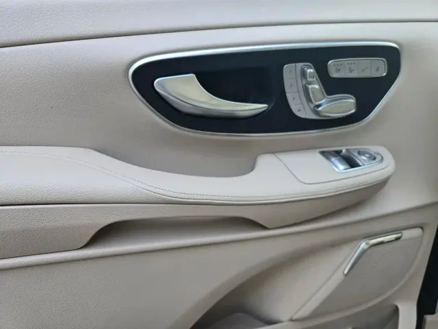 Mercedes-Benz V-Class — Фото автомобиля 8