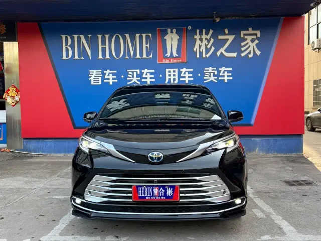 Toyota Sienna — Фото автомобиля 29