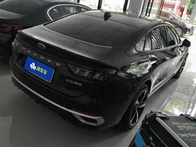 Ford Mondeo — Фото автомобиля 3
