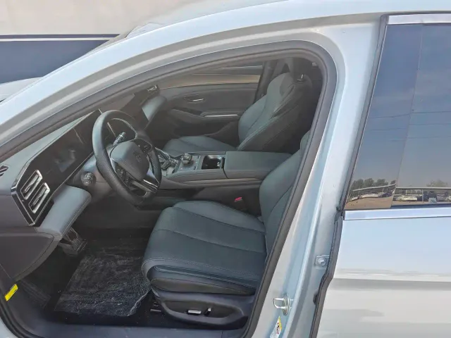 BYD Qin L — Фото автомобиля 9