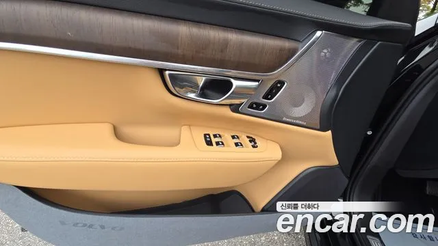 Volvo S90 — Фото автомобиля 17