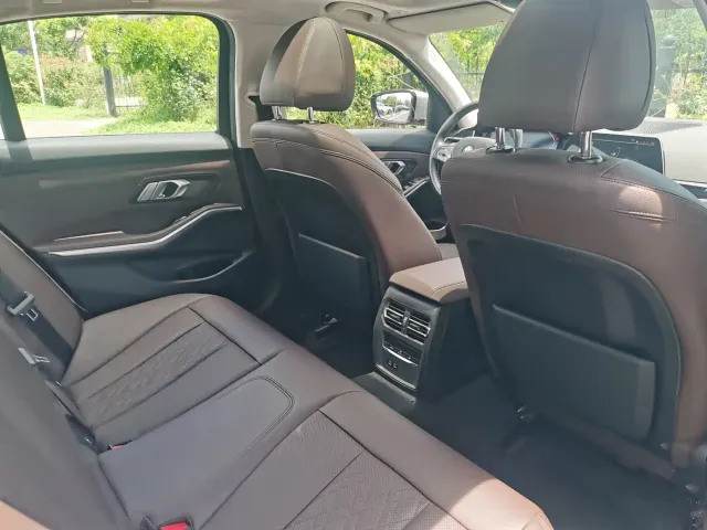 BMW 3 Series — Фото автомобиля 17