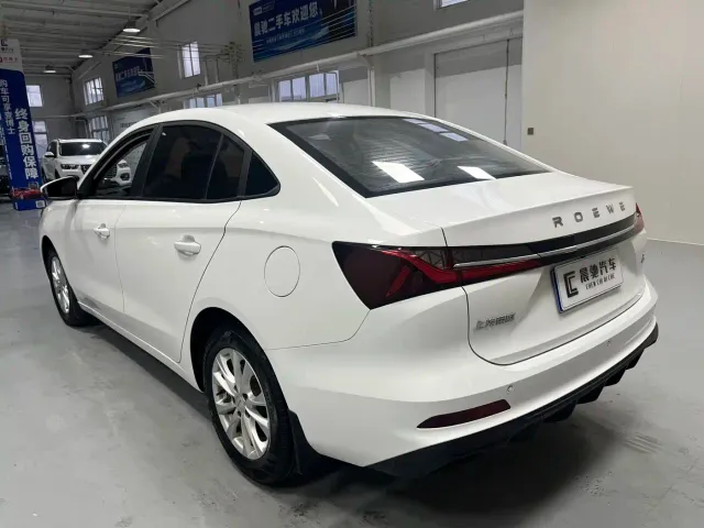 Roewe i5 — Фото автомобиля 6