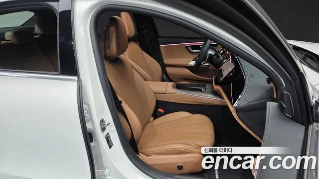 Mercedes-Benz E-Class — Фото автомобиля 26