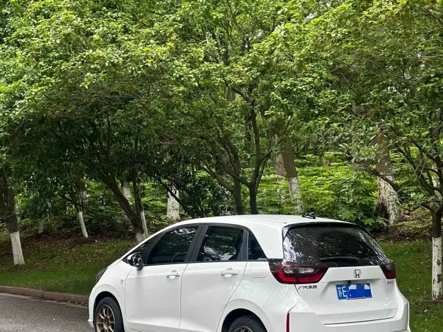Honda Fit — Фото автомобиля 8