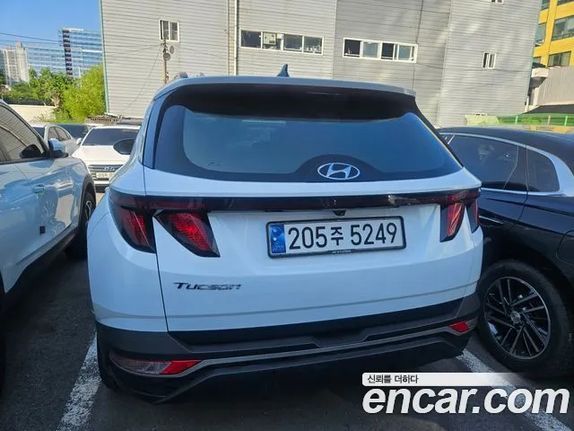 Hyundai Tucson Tucson (NX4) Бензин 1.6 турбо 2WD — Фото автомобиля 4