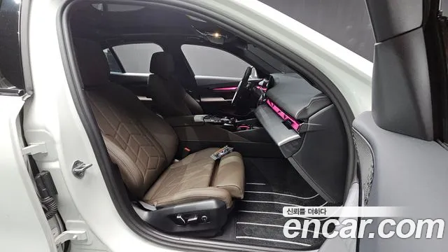 BMW 5 Series G60 — Фото автомобиля 26