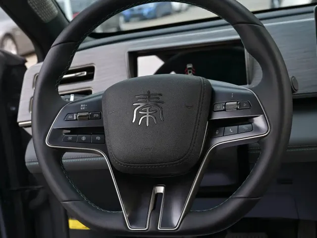 BYD Qin L — Фото автомобиля 8