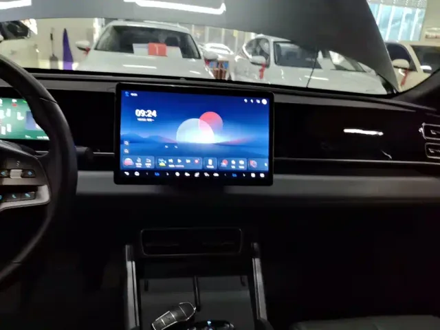 BYD Qin L — Фото автомобиля 12
