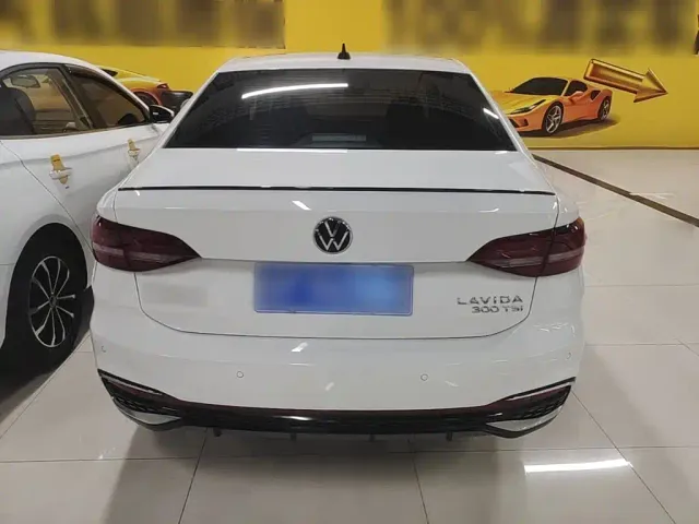 Volkswagen Lavida — Фото автомобиля 5