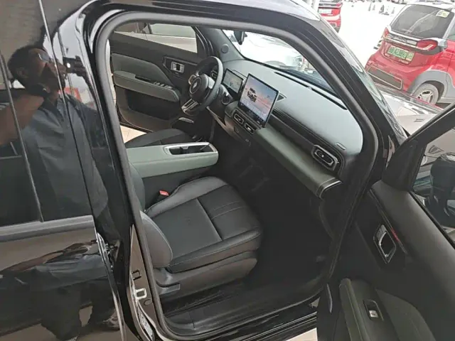 Baojun Yep Plus — Фото автомобиля 24