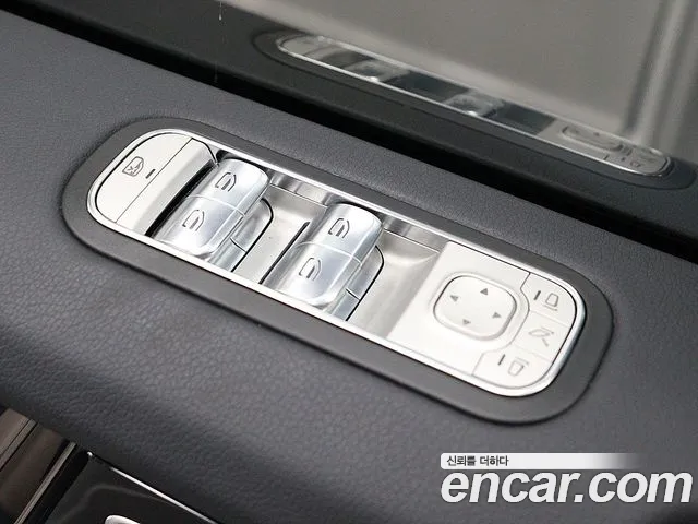 Mercedes-Benz G-Class — Фото автомобиля 11