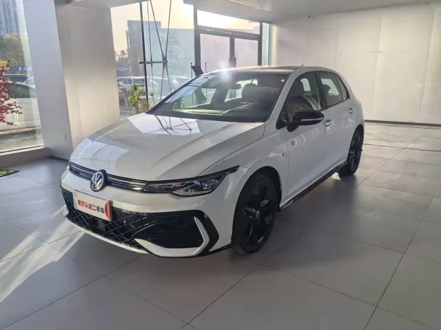 Фотография автомобиля — Volkswagen Golf