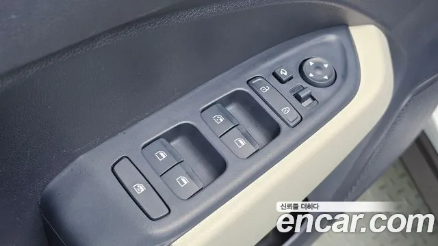 Hyundai Venue — Фото автомобиля 12