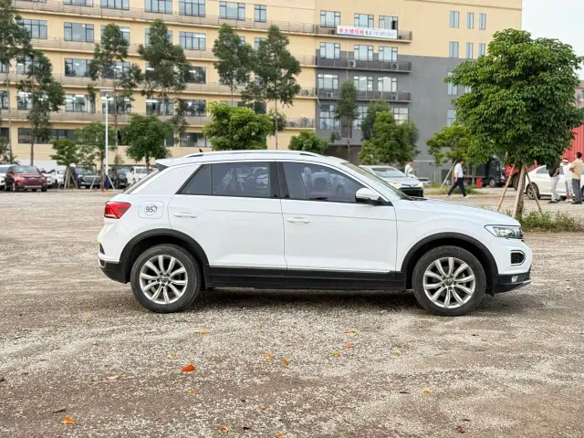 Volkswagen T-Roc — Фото автомобиля 5