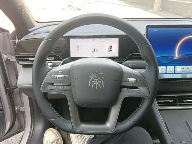BYD Qin L — Фото автомобиля 10