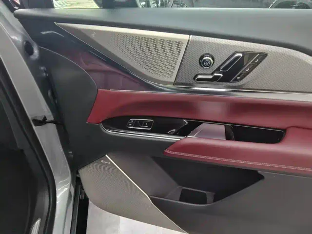 Cadillac XT5 — Фото автомобиля 23