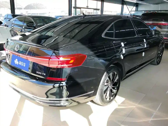 Volkswagen Passat — Фото автомобиля 3