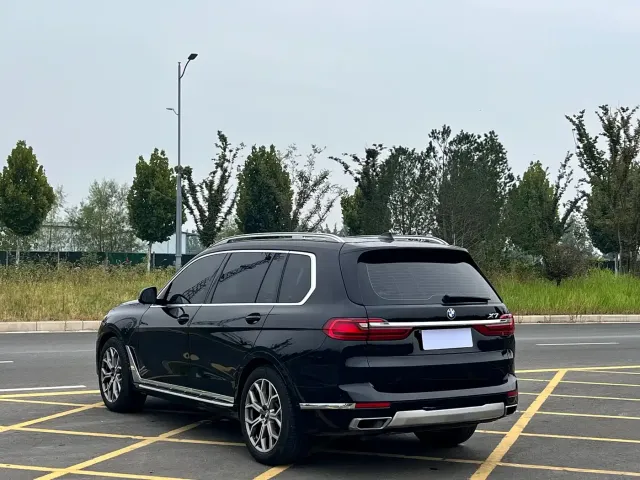 BMW X7 — Фото автомобиля 9