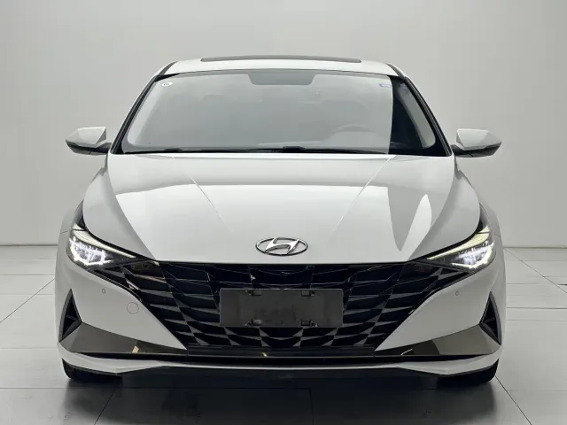 Hyundai Elantra — Фото автомобиля 2