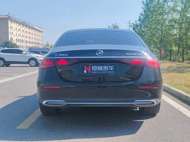 Mercedes-Benz E-Class — Фото автомобиля 10