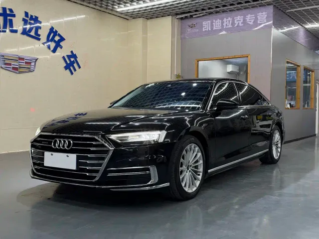 Фотография автомобиля — Audi A8