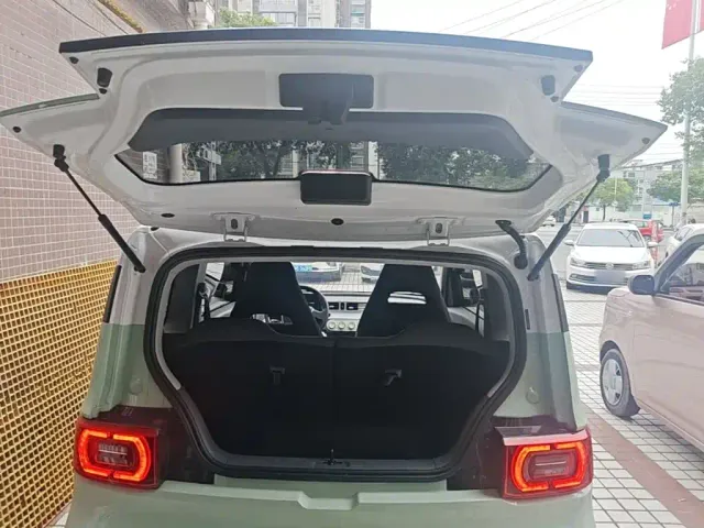 Wuling Hongguang Mini EV — Фото автомобиля 18