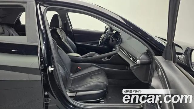 Hyundai AVANTE Avante (CN7) — Фото автомобиля 11