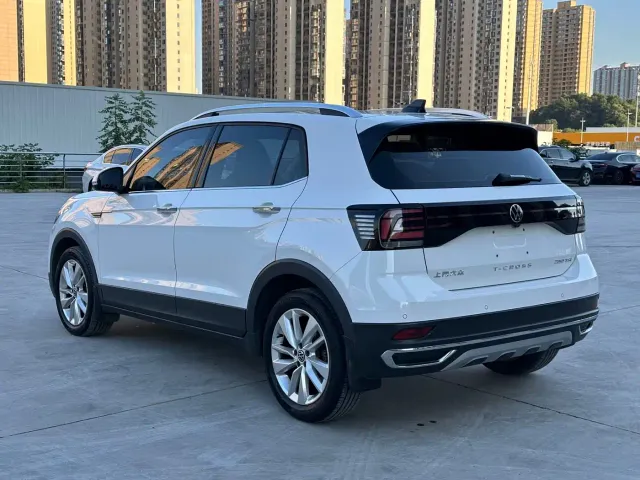 Volkswagen T-Cross — Фото автомобиля 4