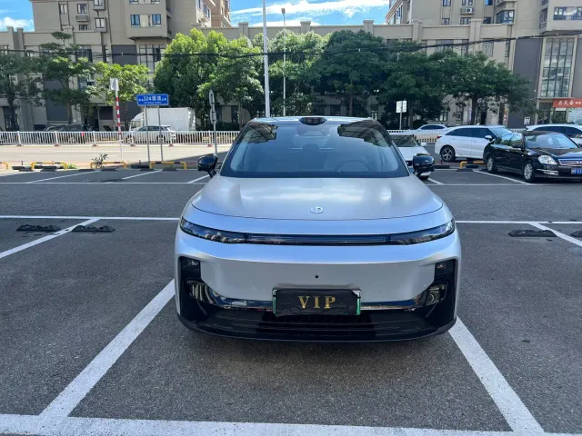 Leapmotor B10 — Фото автомобиля 3