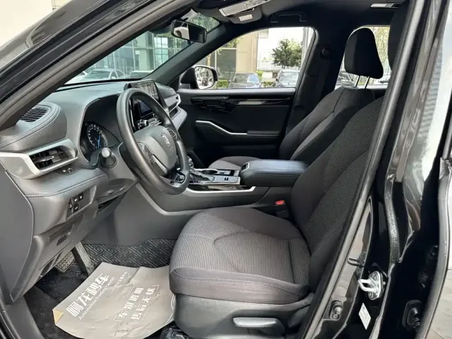 Toyota Crown Kluger — Фото автомобиля 11