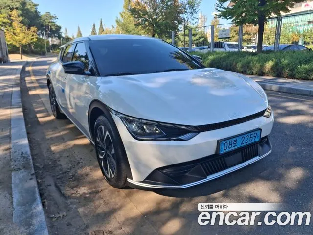 Kia EV6 — Фото автомобиля 2