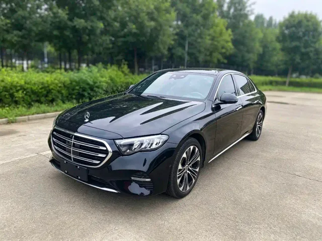 Фотография автомобиля — Mercedes-Benz E-Class