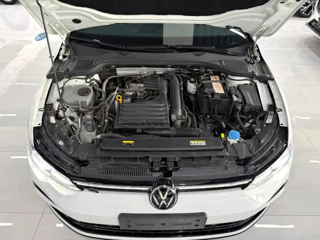 Volkswagen Golf — Фото автомобиля 14