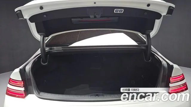 Genesis G80 Бензин 3.5 турбо AWD — Фото автомобиля 20