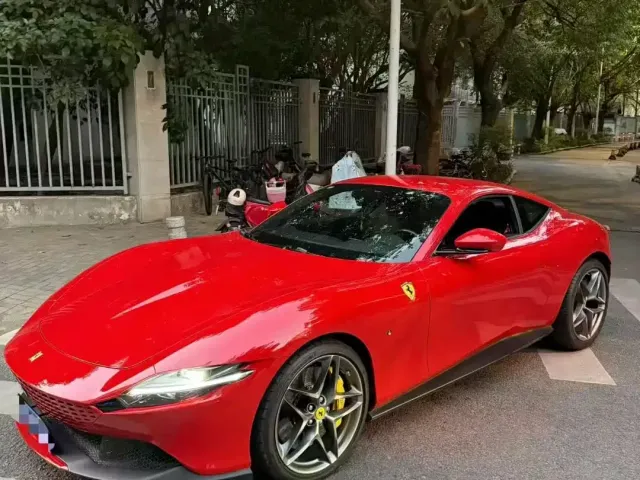 Фотография автомобиля — Ferrari Roma