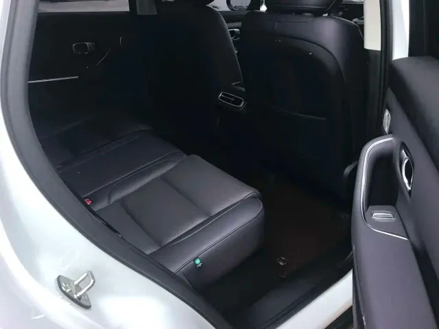 Leapmotor C10 — Фото автомобиля 4