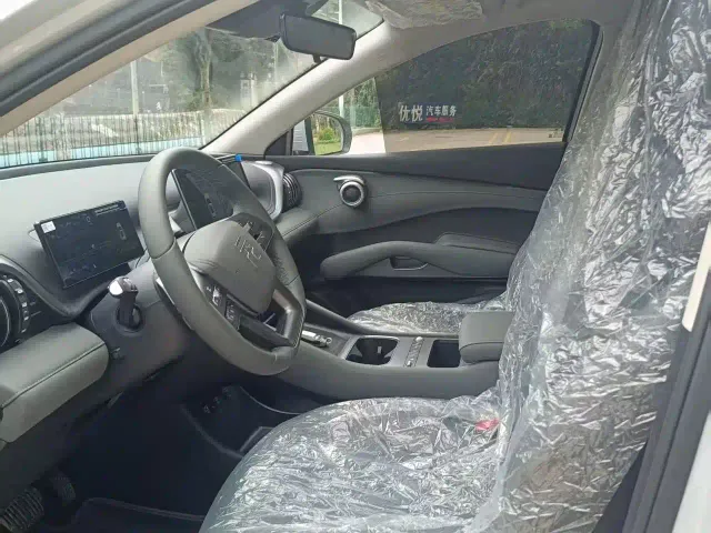BYD Yuan PLUS 2025 Smart Drive Edition 430KM Leading — Фото автомобиля 4