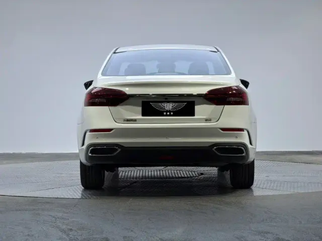 Geely Emgrand — Фото автомобиля 3