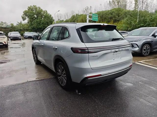 Geely Galaxy Starship 7 EM-i — Фото автомобиля 7