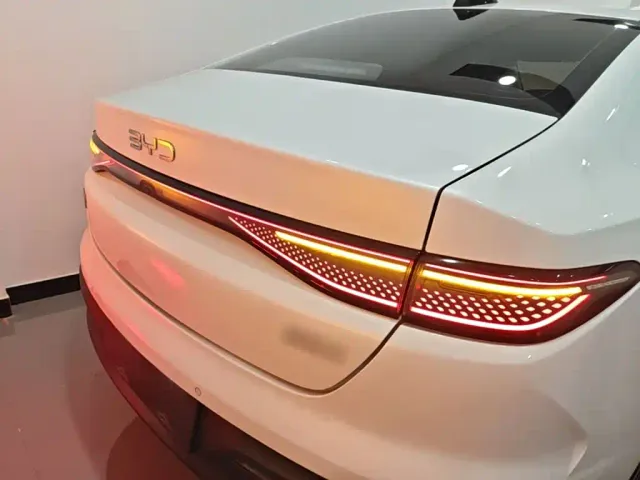 BYD Seal 05 DM-i — Фото автомобиля 5