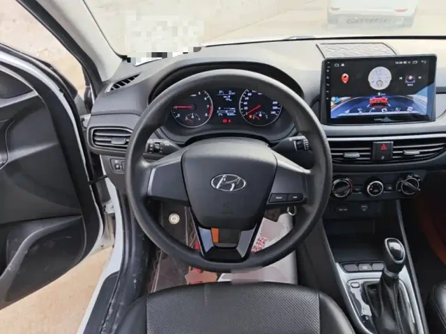 Hyundai Elantra — Фото автомобиля 10